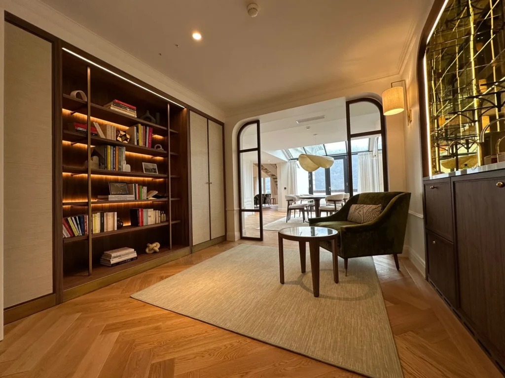 Victoria-Jungfrau Grand Hotel Interlaken: Salon mit Bibliothek